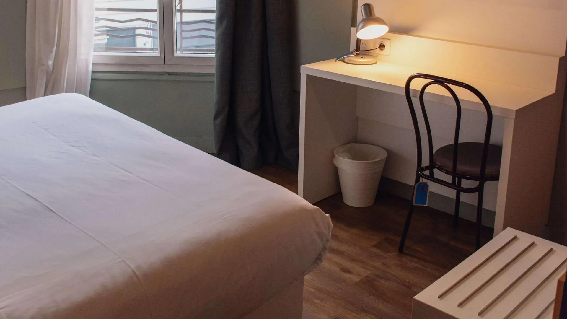 Greet Hotel Lille Gare Flandres - Groupe Accor 2*,  Francja