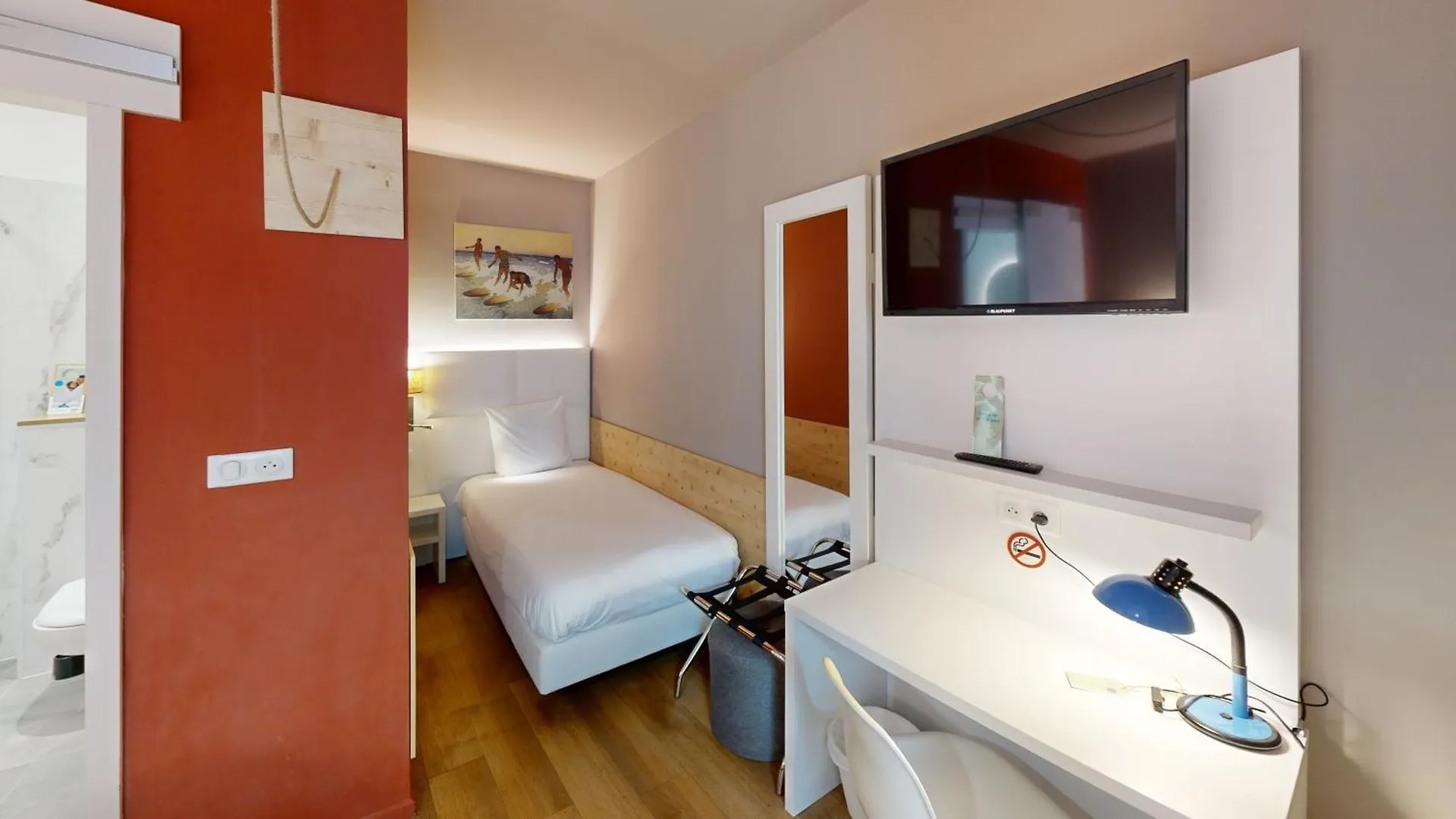 ** Hotel Hôtel Calm Lille França