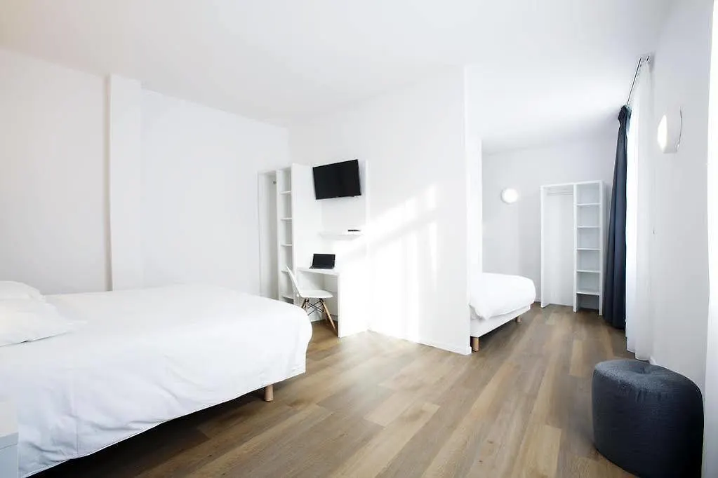 Hôtel Calm Lille 2*,  França
